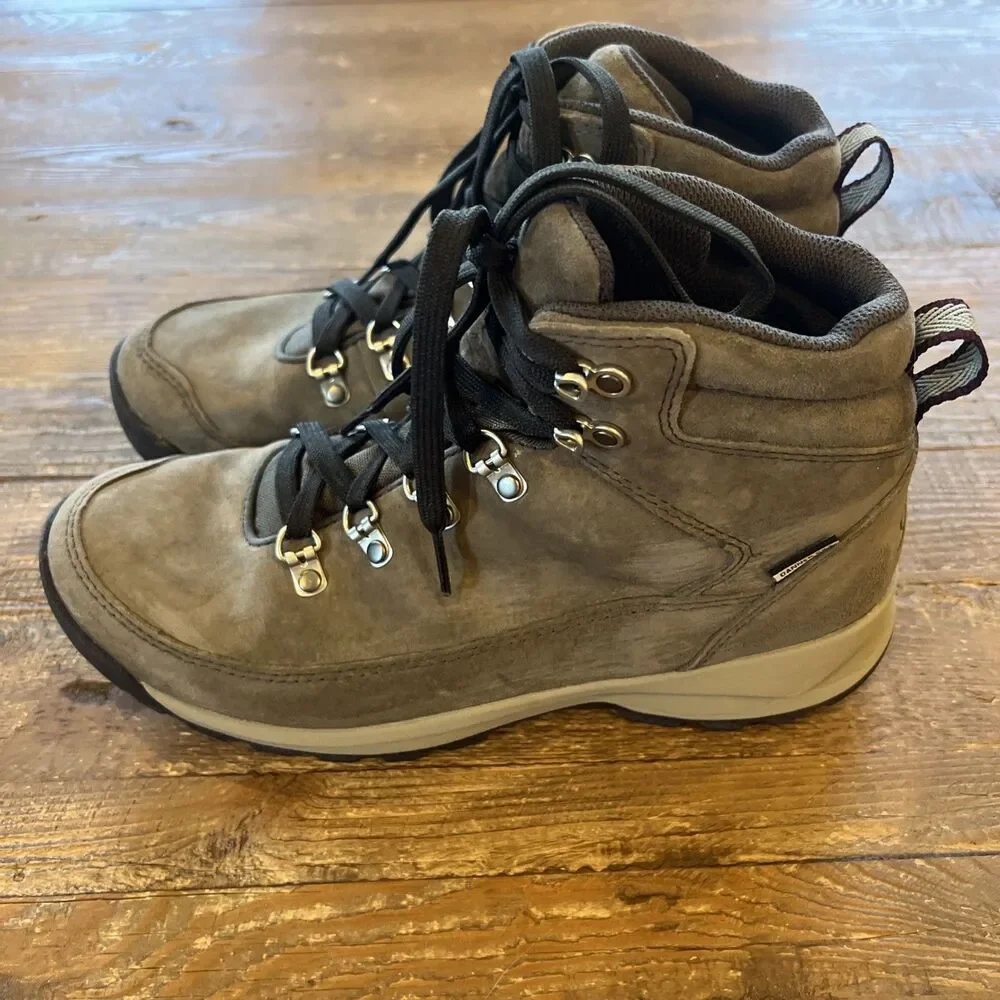 Danner Women's Adrika Hiking Boots Suede Shoes Size 8.5 Water Resistant EUC